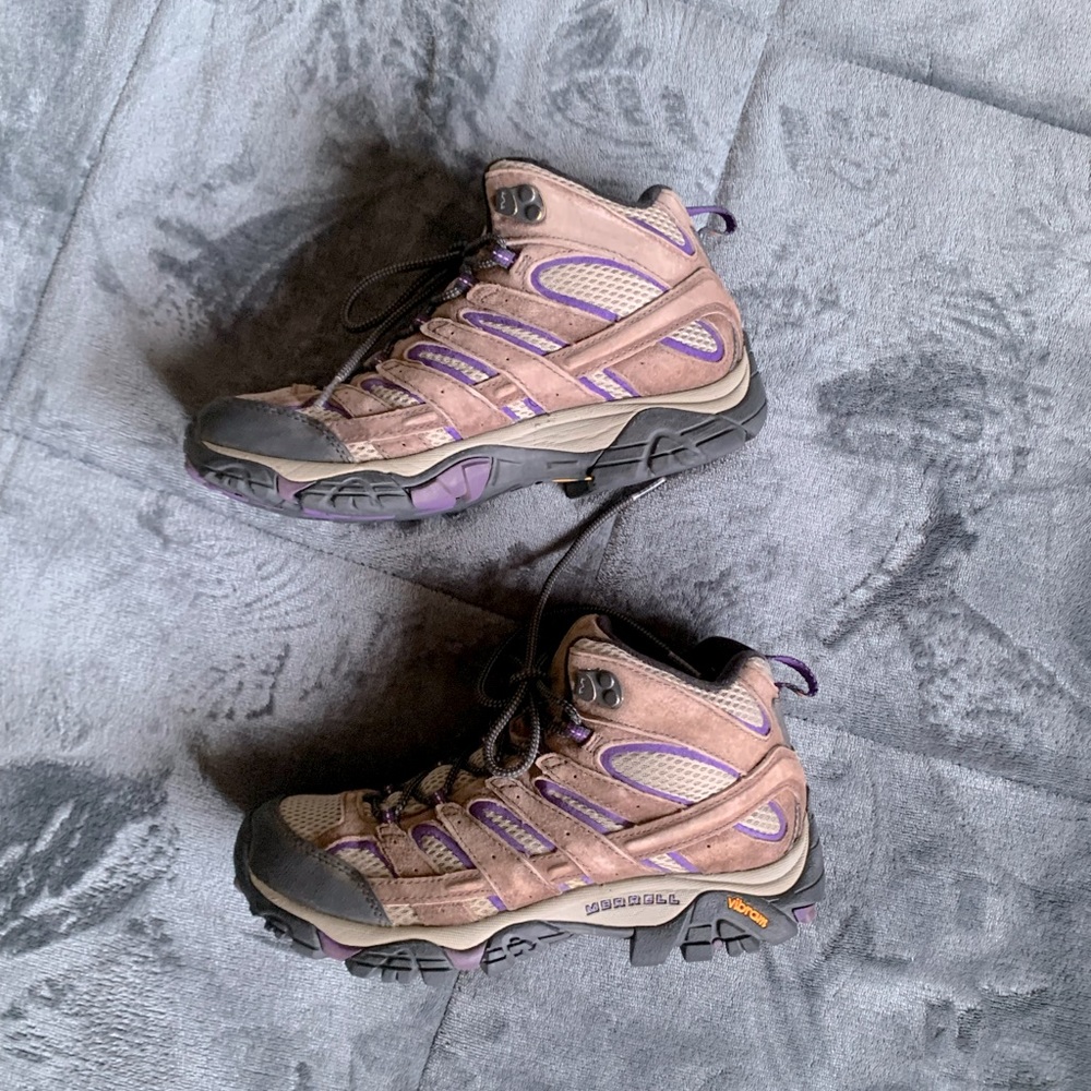 Merrill Hiking Boots for women